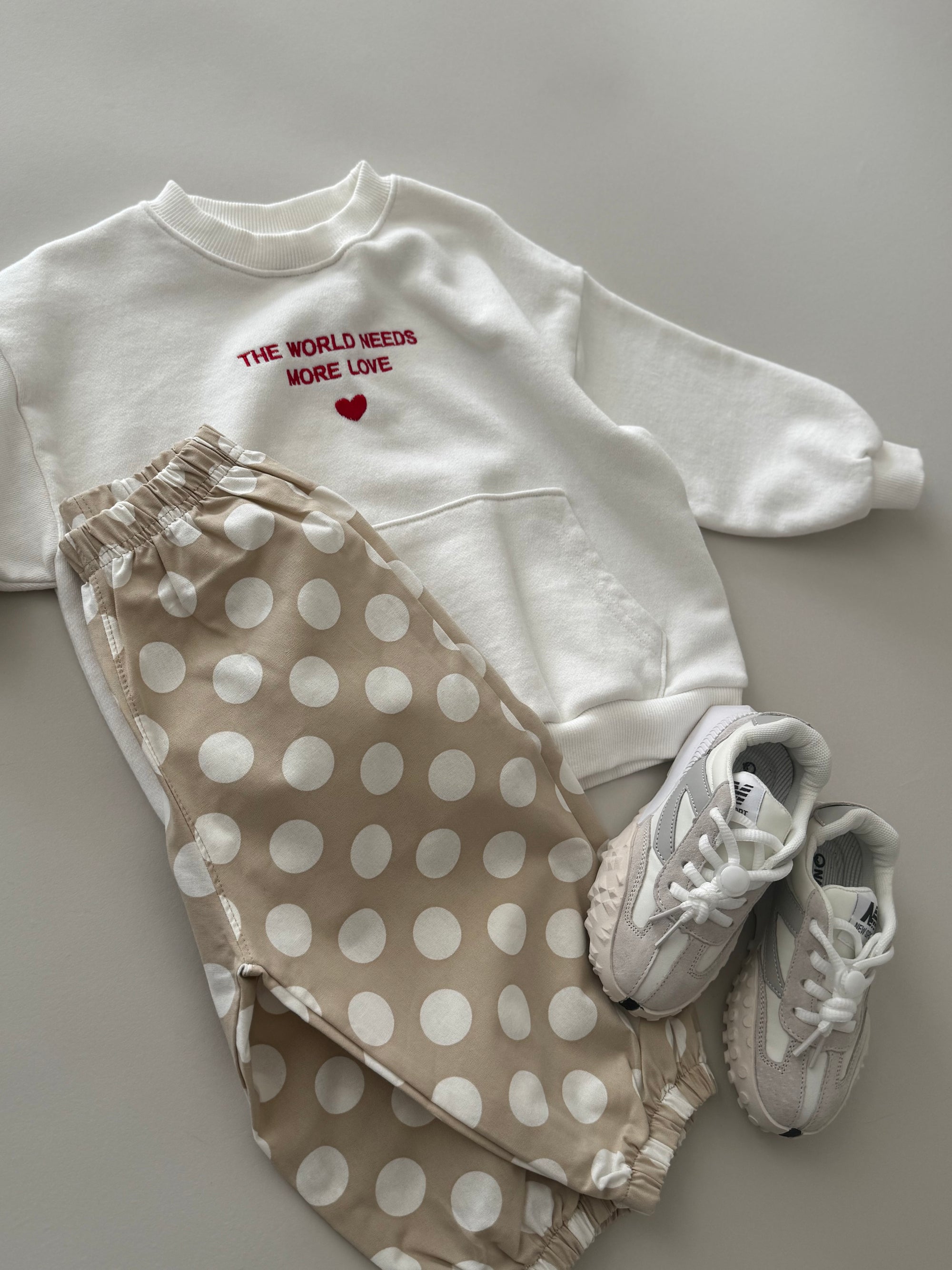 Dot Pants – Casual pants with a playful pattern