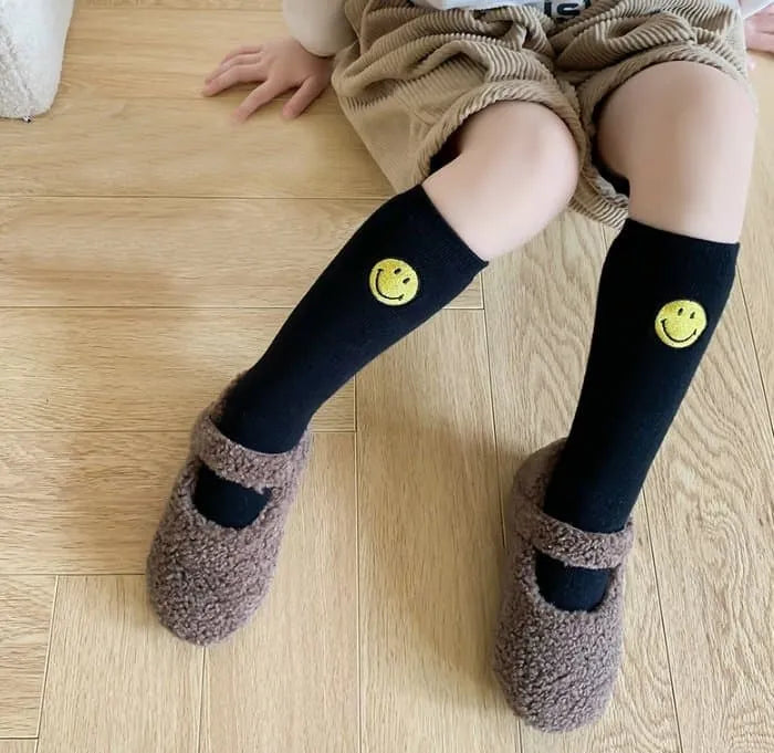Smiley Happy Face Socken – Fröhlicher Komfort für kleine Füße