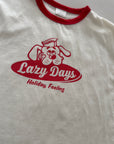 Lazy Holiday Tee – Entspanntes Shirt mit Retro-Vibe