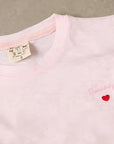 Heart Stitch Tee – T-Shirt mit kleiner Herz-Stickerei