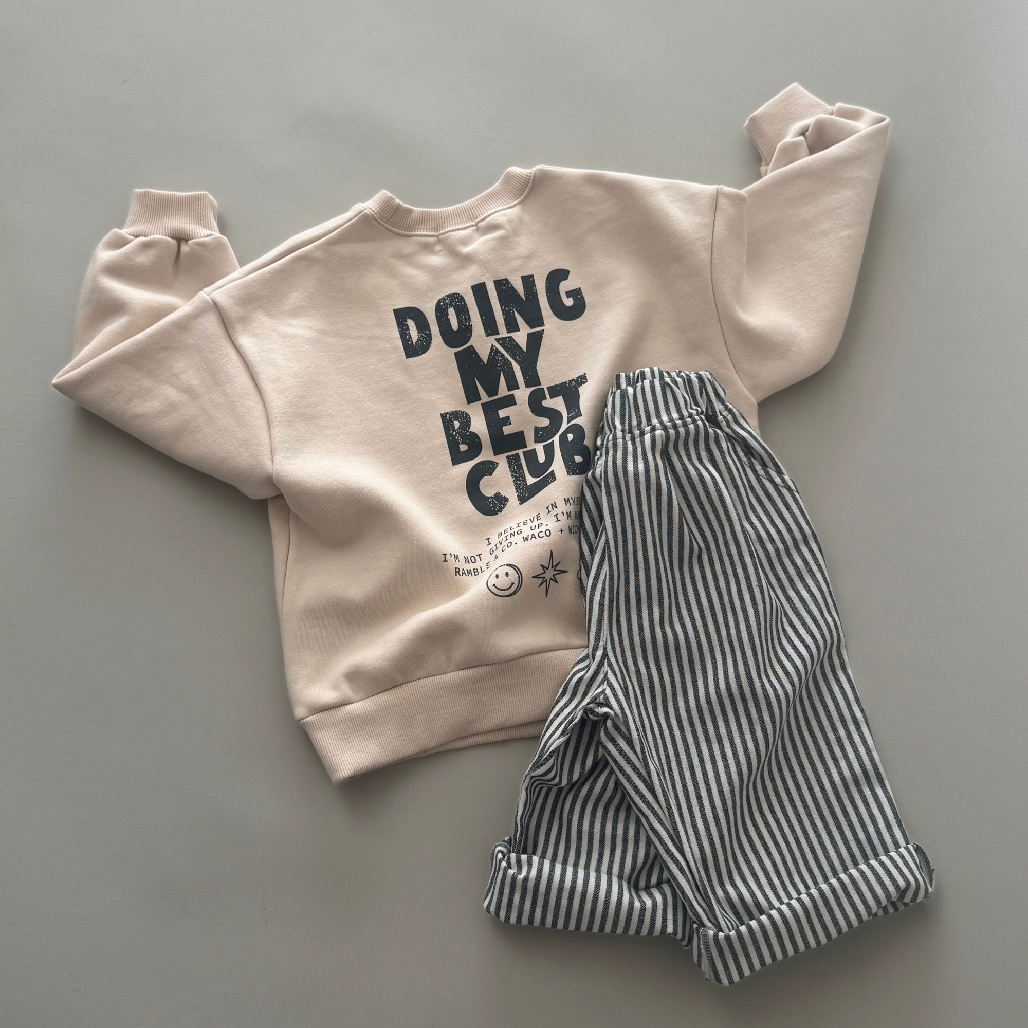 Stripe Flow Pants – Lässige Hose mit modernem Streifenlook