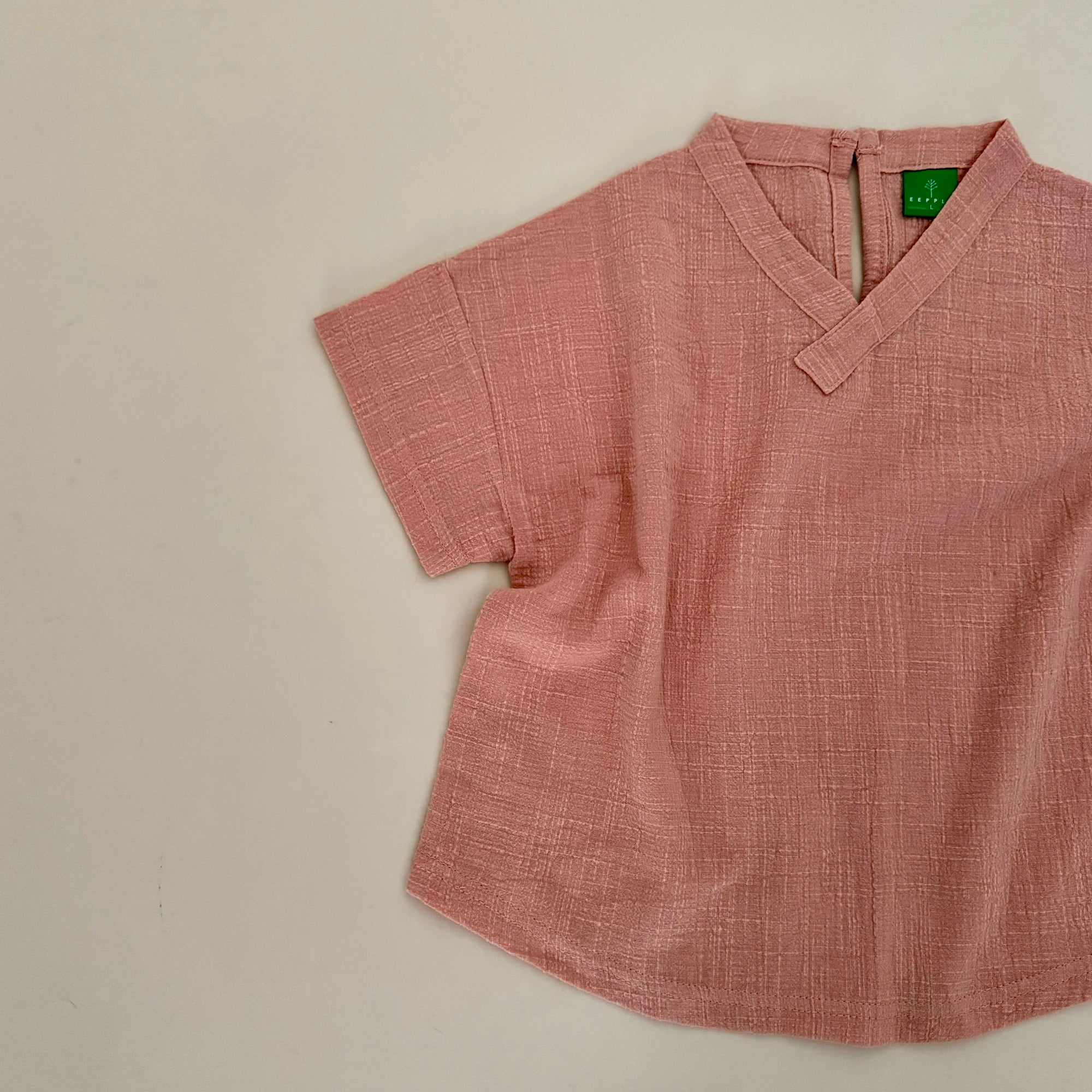 Bali Breeze Shirt – Luftiges Sommer-Shirt mit V-Ausschnitt