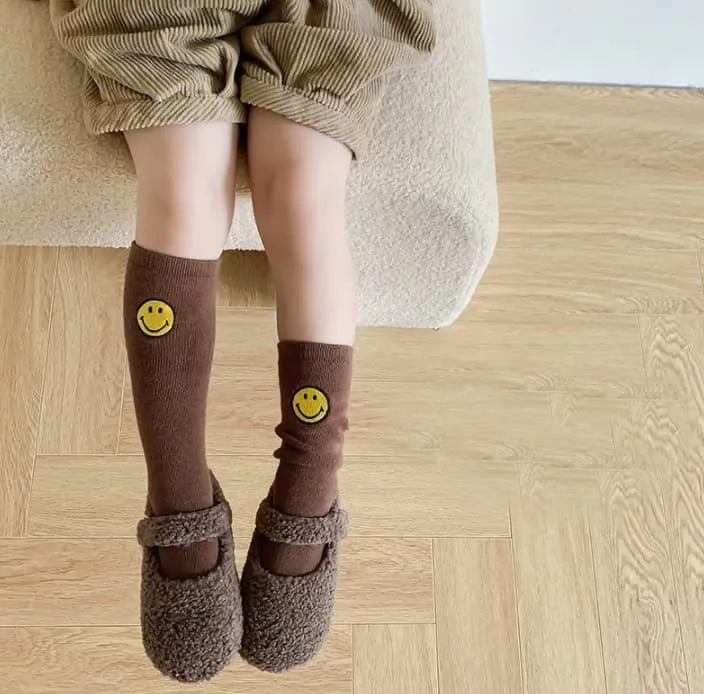 Smiley Happy Face Socken – Fröhlicher Komfort für kleine Füße