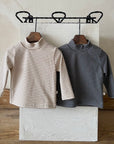 Line Mock Neck Tee