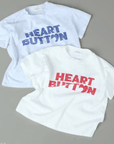 Heart Button Tee – Lässig, bequem & mit Statement-Print