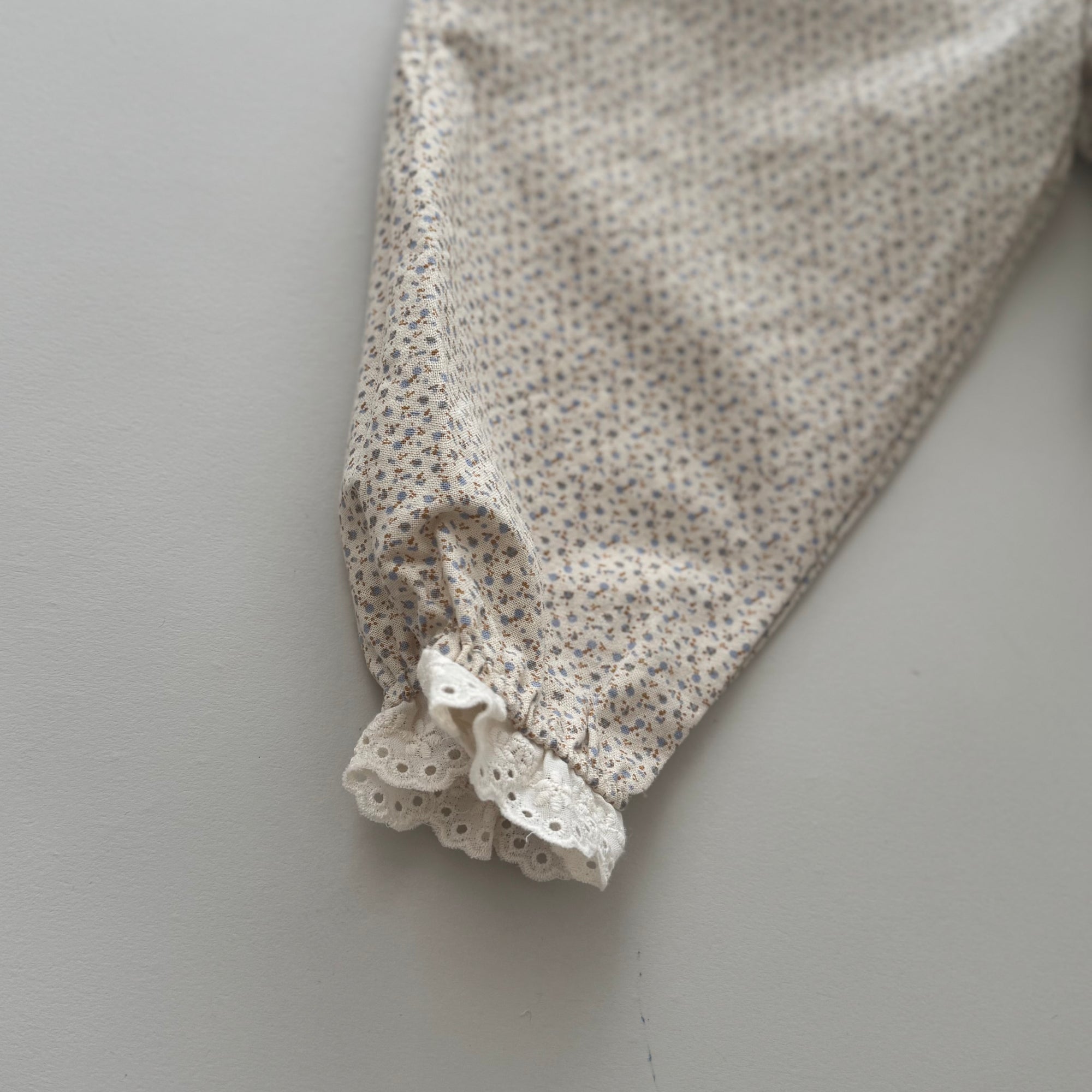 Molly Lace Pants – Verspielt, bequem & einzigartig