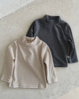 Line Mock Neck Tee