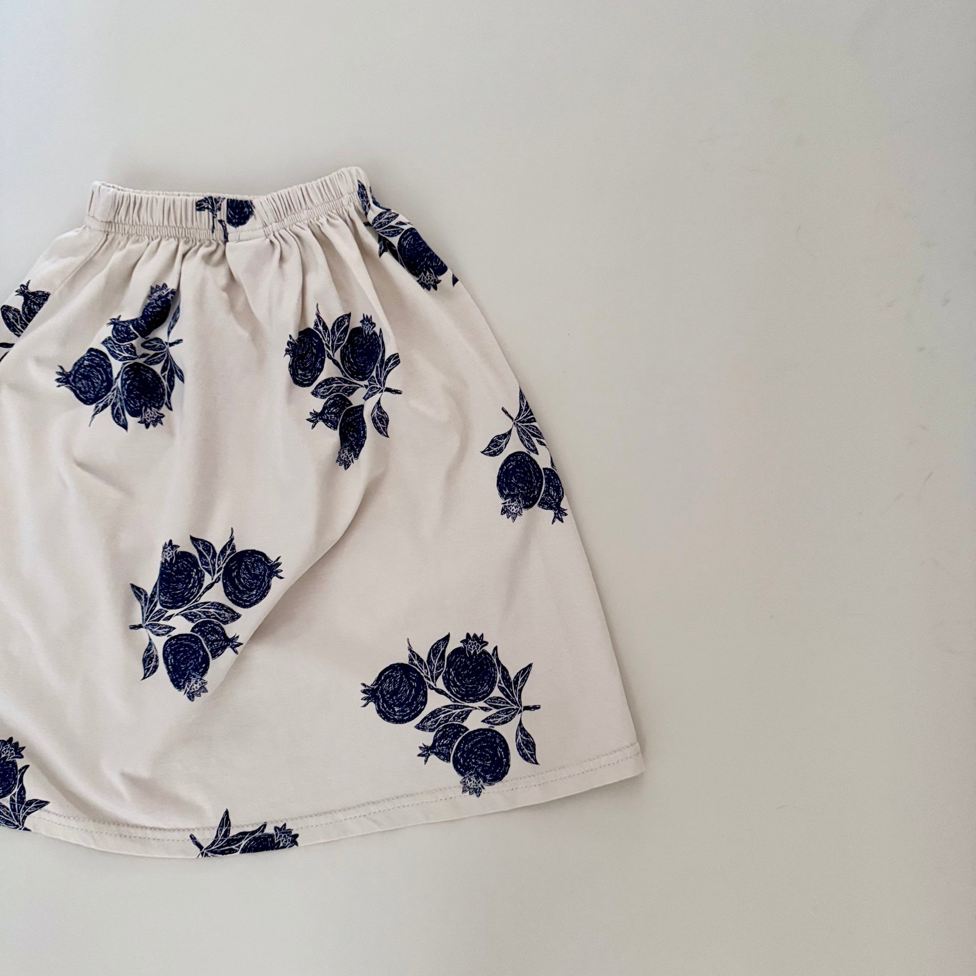 Pomegranate Skirt – Luftiger Sommerrock mit floralem Print