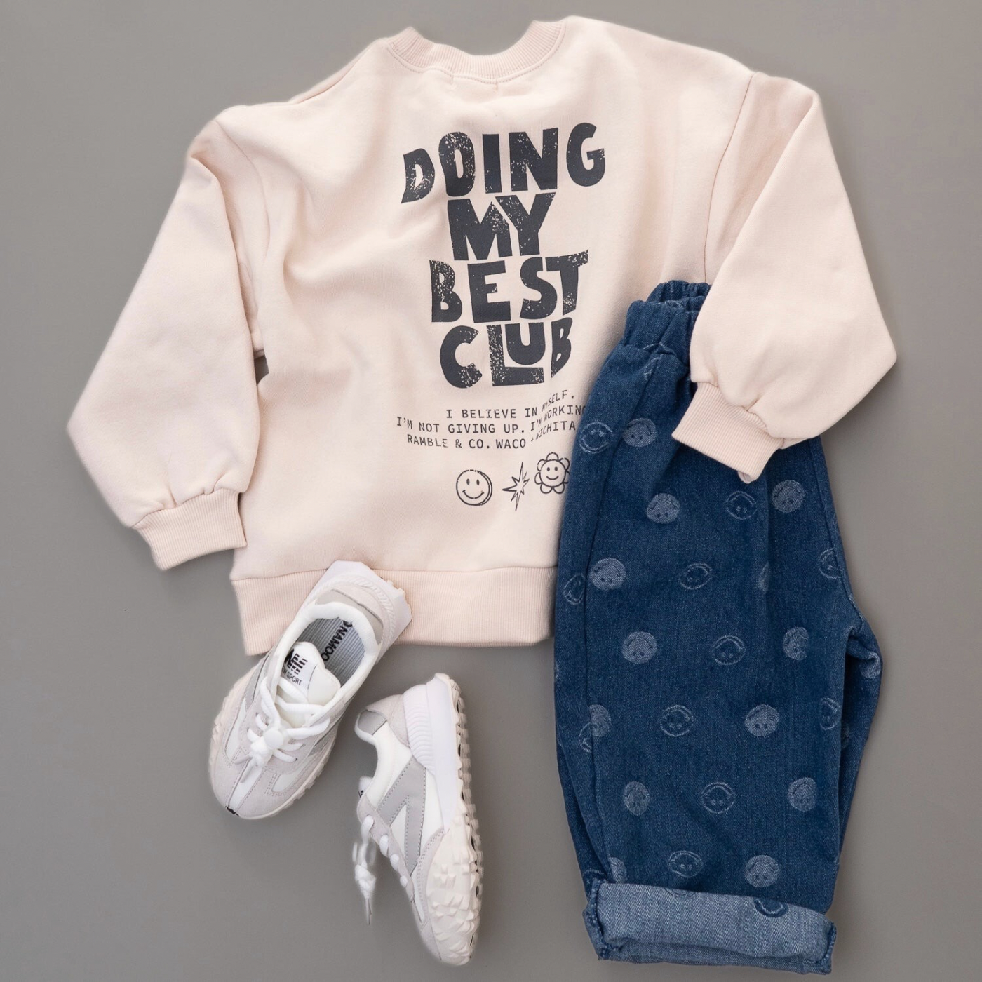 Doing My Best Club Sweatshirt – Lässiger Komfort mit Botschaft