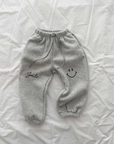Smiley Frottee Pants – Lässige Hose mit Wohlfühlfaktor