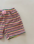 Rainbow Stripes Shorts – Sommerstreifen für sonnige Tage