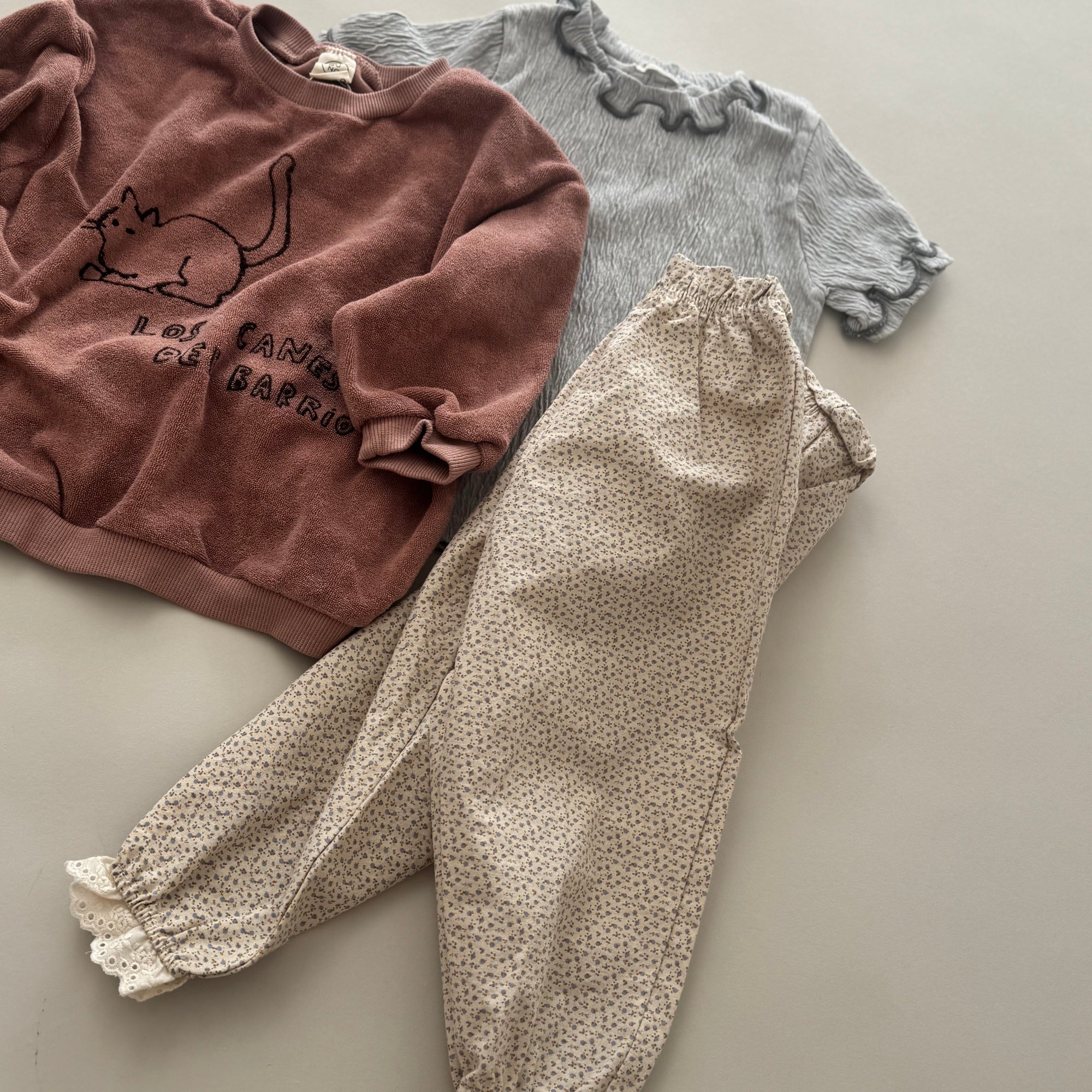 Molly Lace Pants – Verspielt, bequem & einzigartig
