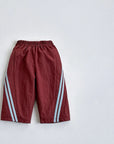 Stripe Track Pants – Weite Hose mit sportlichem Detail