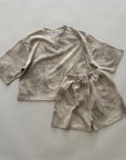 Adorable Set – Sommer-Set mit Batik-Look und lässigem Print