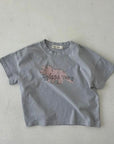 Dino Club Tee – Lässiges Shirt mit Urzeit-Vibe
