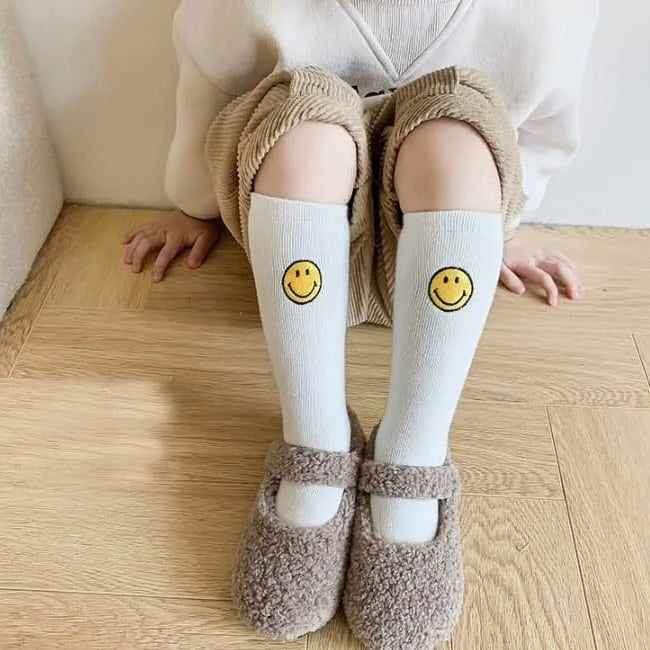 Smiley Happy Face Socken – Fröhlicher Komfort für kleine Füße