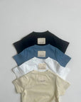 Good Choices Tee – Minimalistisches Basic-Shirt mit Labelprint