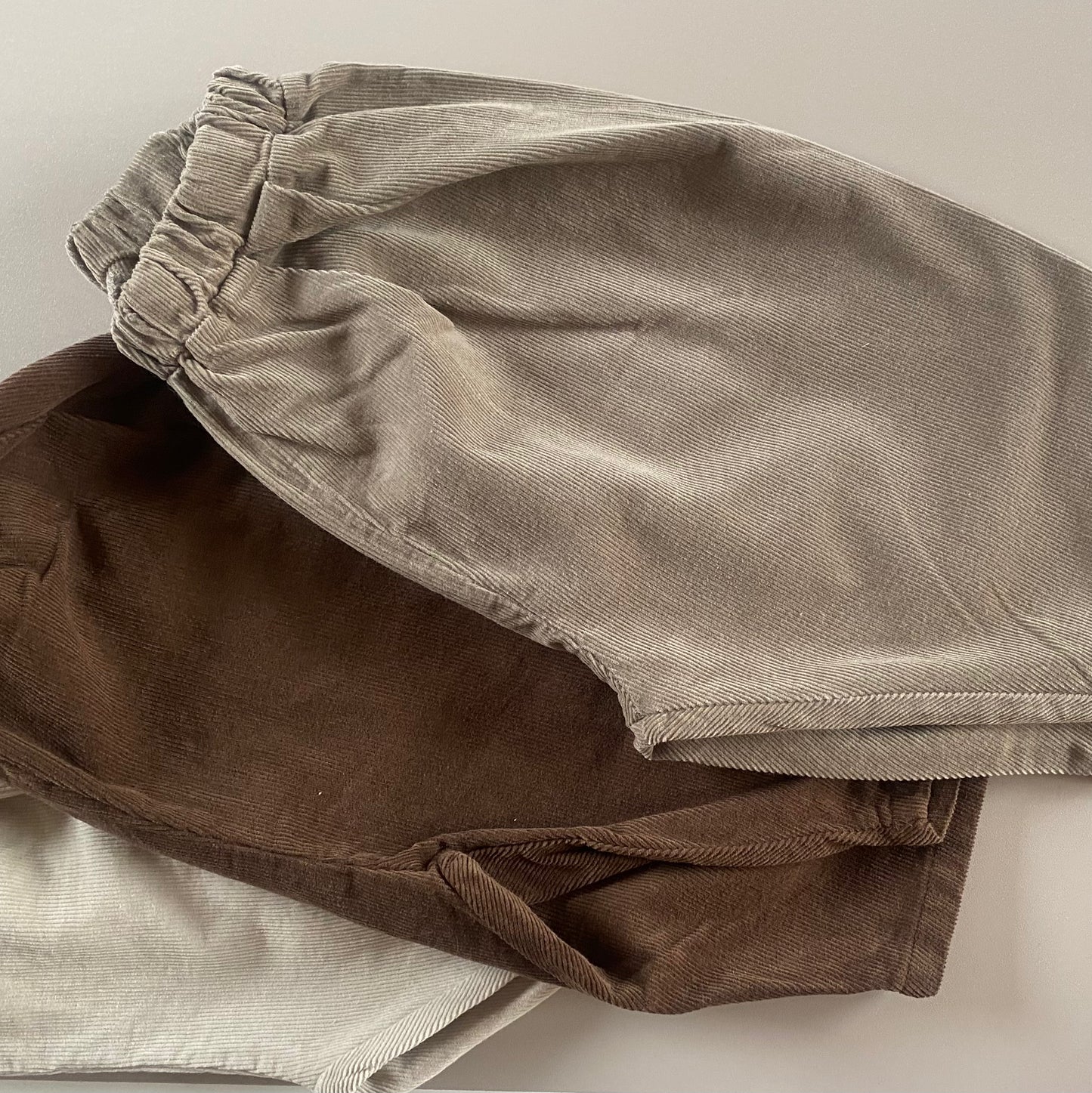 Finger Pants - Corduroy Latte