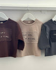 One Day Longsleeve – Lässiger Look mit motivierendem Statement –