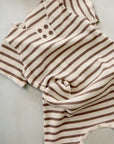 Stripe Waffle Romper – Kurzarm-Romper mit Knopfleiste aus Waffelstrick