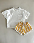 Sunny Stripes Shorts – Lässige gestreifte Shorts für warme Tage