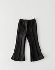 Fleece Flare Pants – Kuscheliger Komfort mit modernem Flair