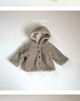 Tumble Hooded Coat von Mimi Market – alle Detailfotos und Produktinfos