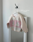 Snowman Knit Cardigan – Preorder direkt aus Korea – in 2–4 Wochen bei dir
