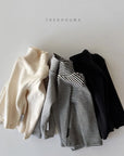 Little Foxx – Pogeun Turtleneck Tee
