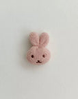 Bear & Rabbit Pin – Niedliches Detail für jeden Look –
