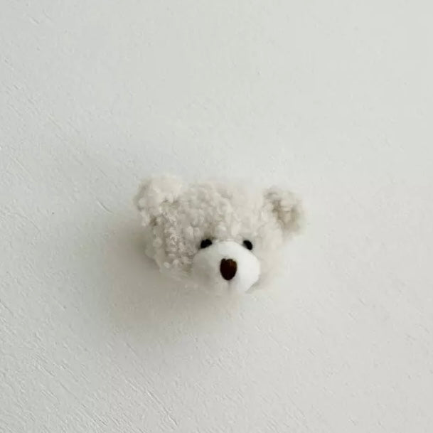Bear & Rabbit Pin – Niedliches Detail für jeden Look –