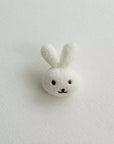 Bear & Rabbit Pin – Niedliches Detail für jeden Look –
