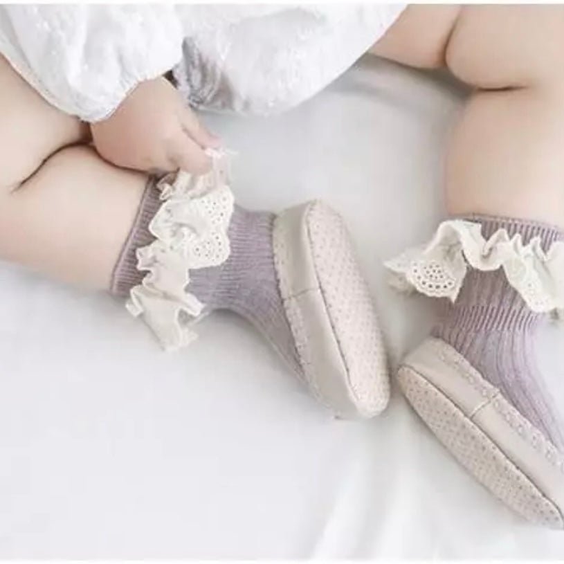 Lace Walk Soft Booties – Eleganz für kleine Füße –