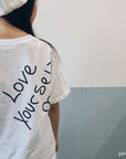 Love Yourself Tee – Lässiges Statement - Shirt mit Botschaft –