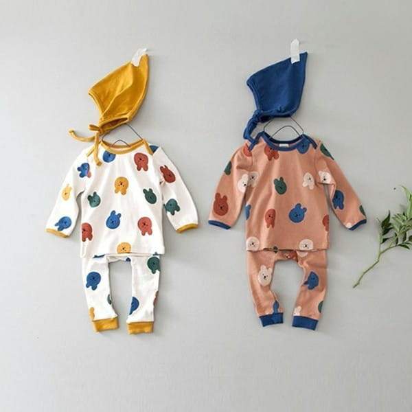 Mini Allover Print Easywear – Gemütliches Set mit Mütze für die Kleinsten –