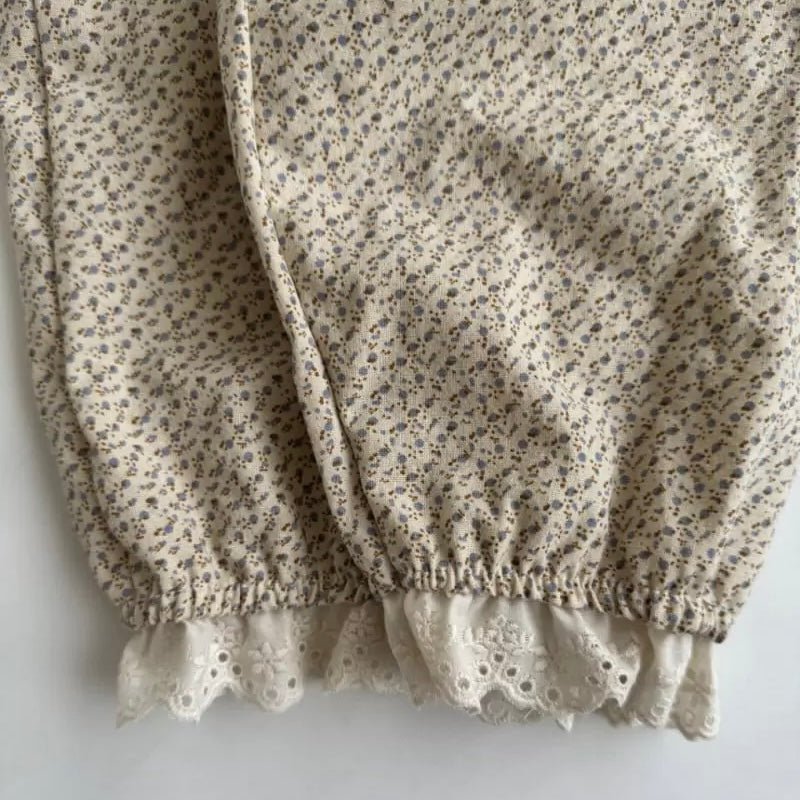 Molly Lace Pants – Verspielt, bequem & einzigartig –