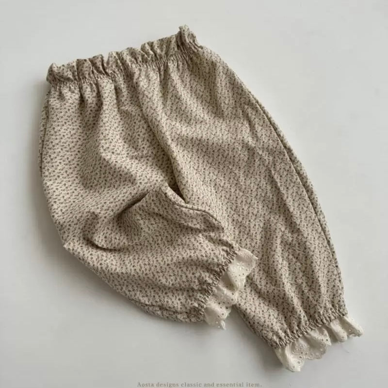 Molly Lace Pants – Verspielt, bequem & einzigartig –