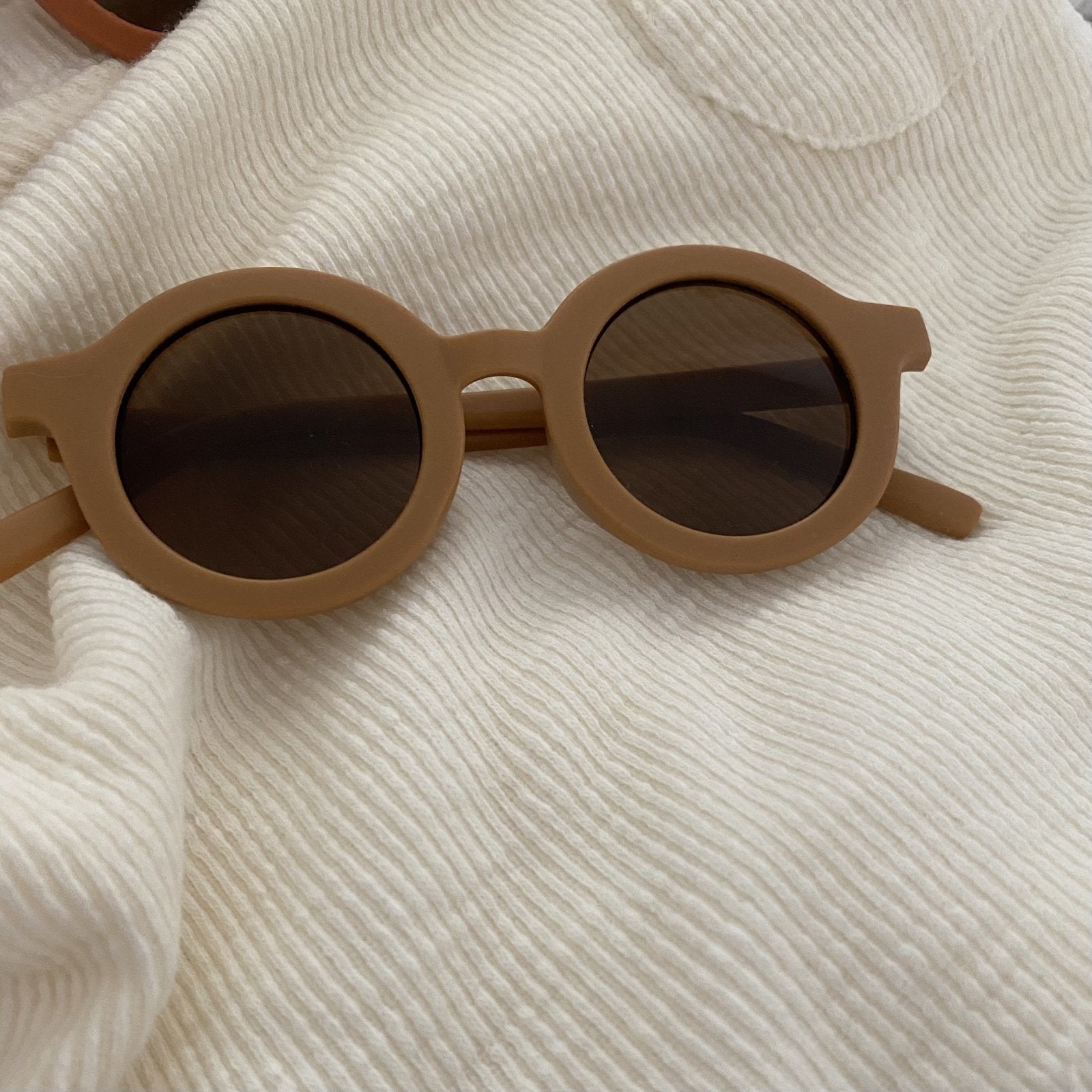 Sonnenbrille Classic find Stylish Fashion for Little People- at Little Foxx Concept Store