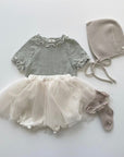 Tulip Tee – Zartes Kragendetail & weicher Tragekomfort –