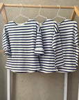Striped Longsleeve mit Heart Pin – Zeitloser Streifenlook mit besonderem Detail –