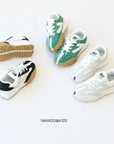 725 Sneakers