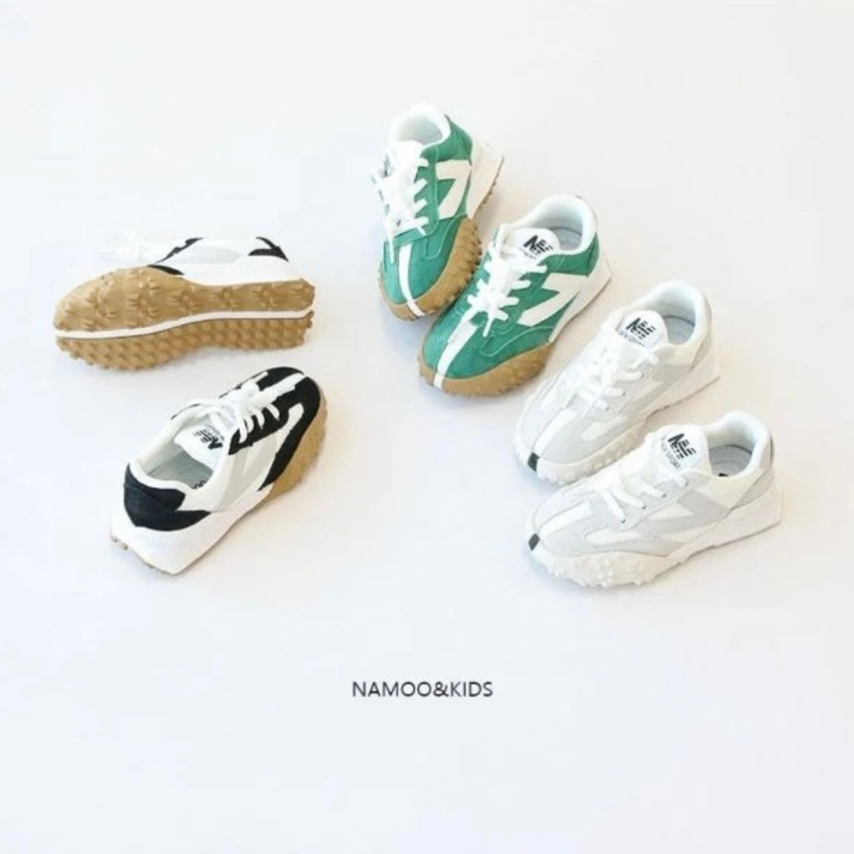 725 Sneakers
