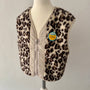 Leopard Reversible Vest – Eine Weste, zwei Möglichkeiten