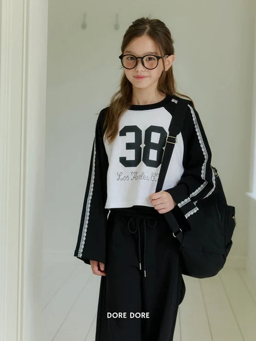 Little Foxx – Lace Raglan Crop Tee