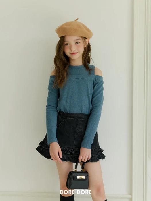 Little Foxx – Low Off-Shoulder Tee