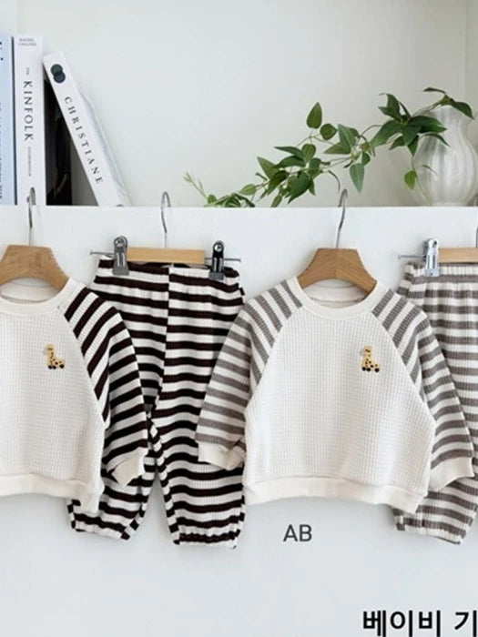 Little Foxx – Baby Giraffe Raglan Top &amp; Bottom Set