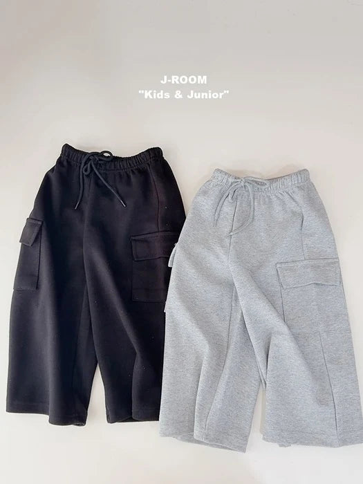 Little Foxx – Loose Fit Wide Cargo Pants