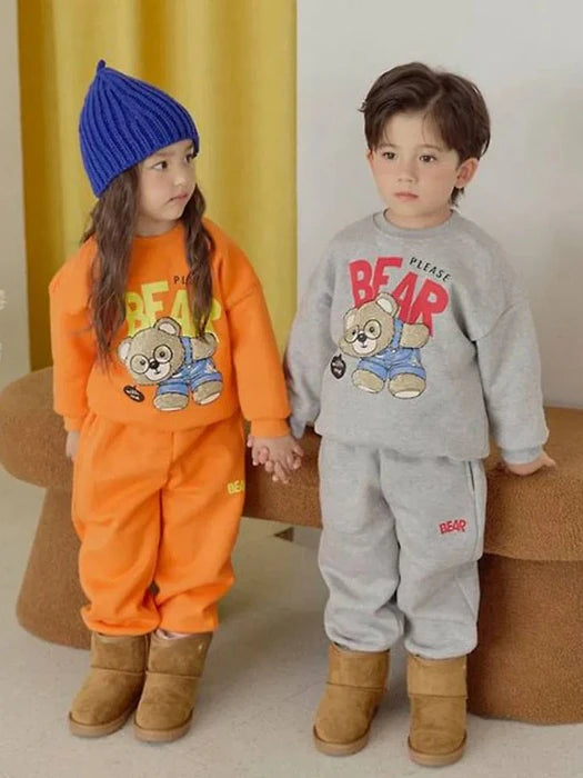 Bear Top &amp; Bottom Set (Fleece) von Ggomenge – Set für Kinder aus Korea