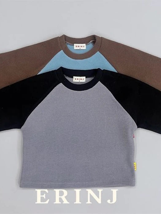 Little Foxx – Tail Stretch Raglan Tee