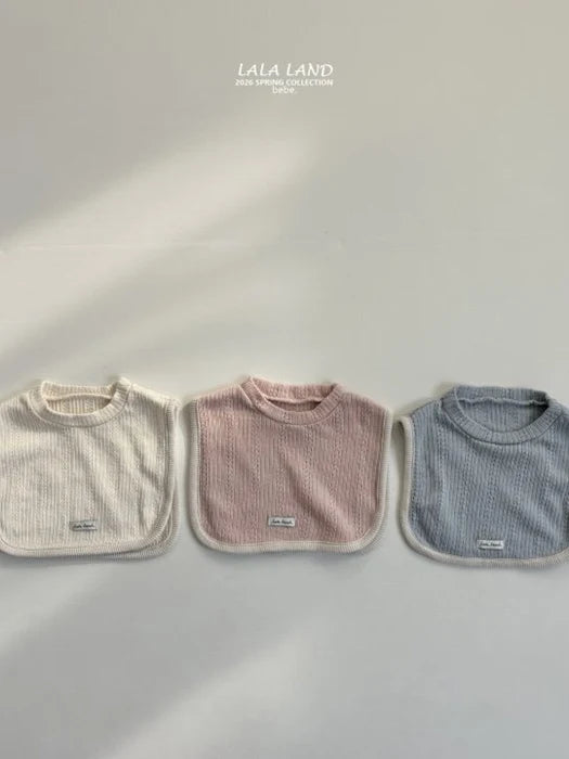 Bebe Eyelet Big Bib_byLittleFox_jetztvorbestellen